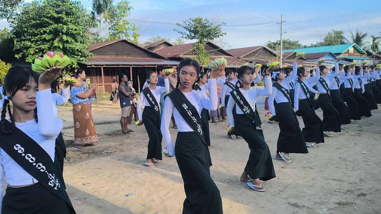 အ.ထ.က - ကျွဲဒုံး ကျောင်းတွင် ဒွါဒဿမအကြိမ်မြောက် စုပေါင်းပဒေသာပင်လှည့်လည်ပွဲနှင့်လှူဒါန်းပွဲ - ပုံ ၃