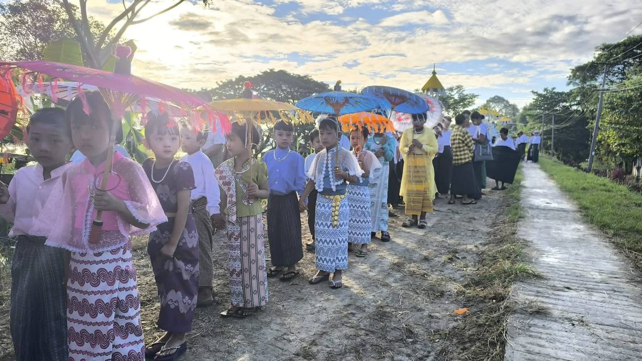 အ.ထ.က - ကျုံနတ္တော်ကျောင်းကြီးတွင် စုပေါင်းပဒေသာပင်လှည့်လည်ပွဲနှင့်လှူဒါန်းပွဲ - ပုံ ၂