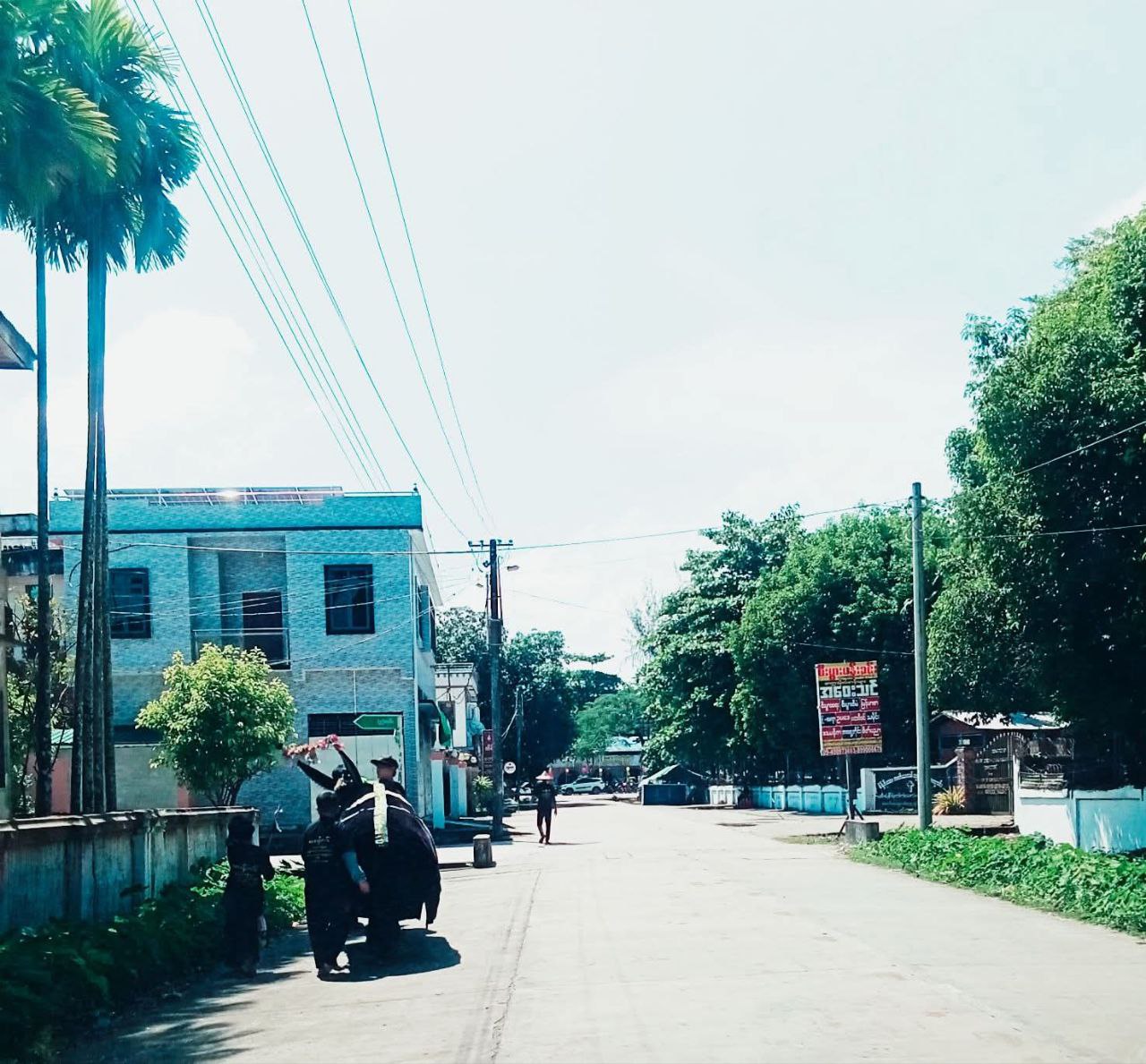 မြူးမြူးလို့ပျော်